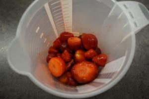 4) TK Erdbeeren auftauen und danach pürieren ...