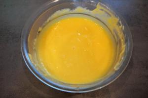 5)  Lemon Curd als Fruchteinlage herstellen, mit mehr Butter und Gelatine