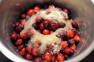5) Cranberrys abwaschen und zusammen mit dem ...