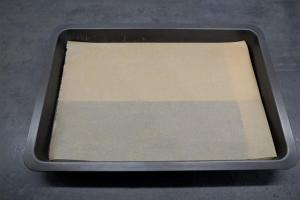 1) Backblech mit Backpapier auslegen. Ofen vorheizen