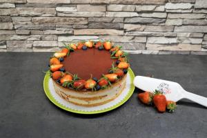 Erdbeer-Torte mit Rosmarin