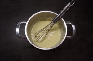 3) Pudding zubereiten und etwas abkühlen lassen
